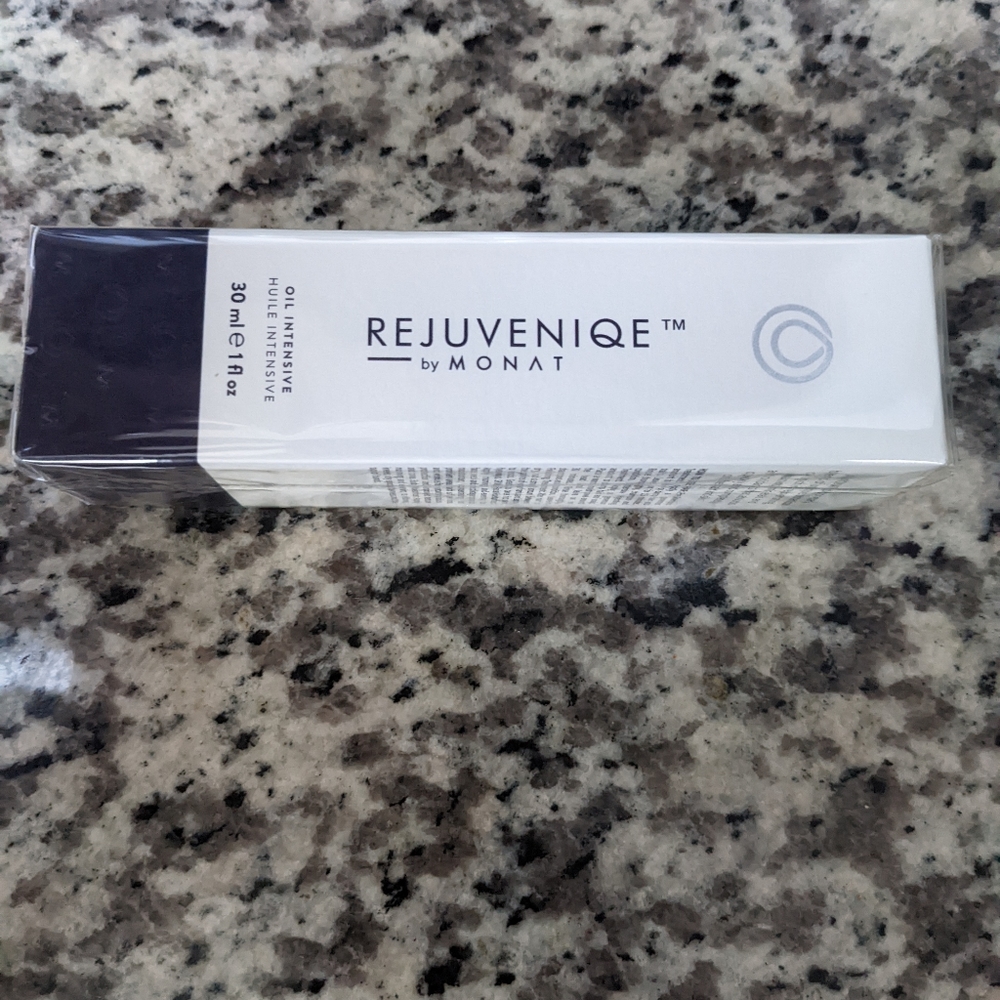 Monat Rejuveniqe oil